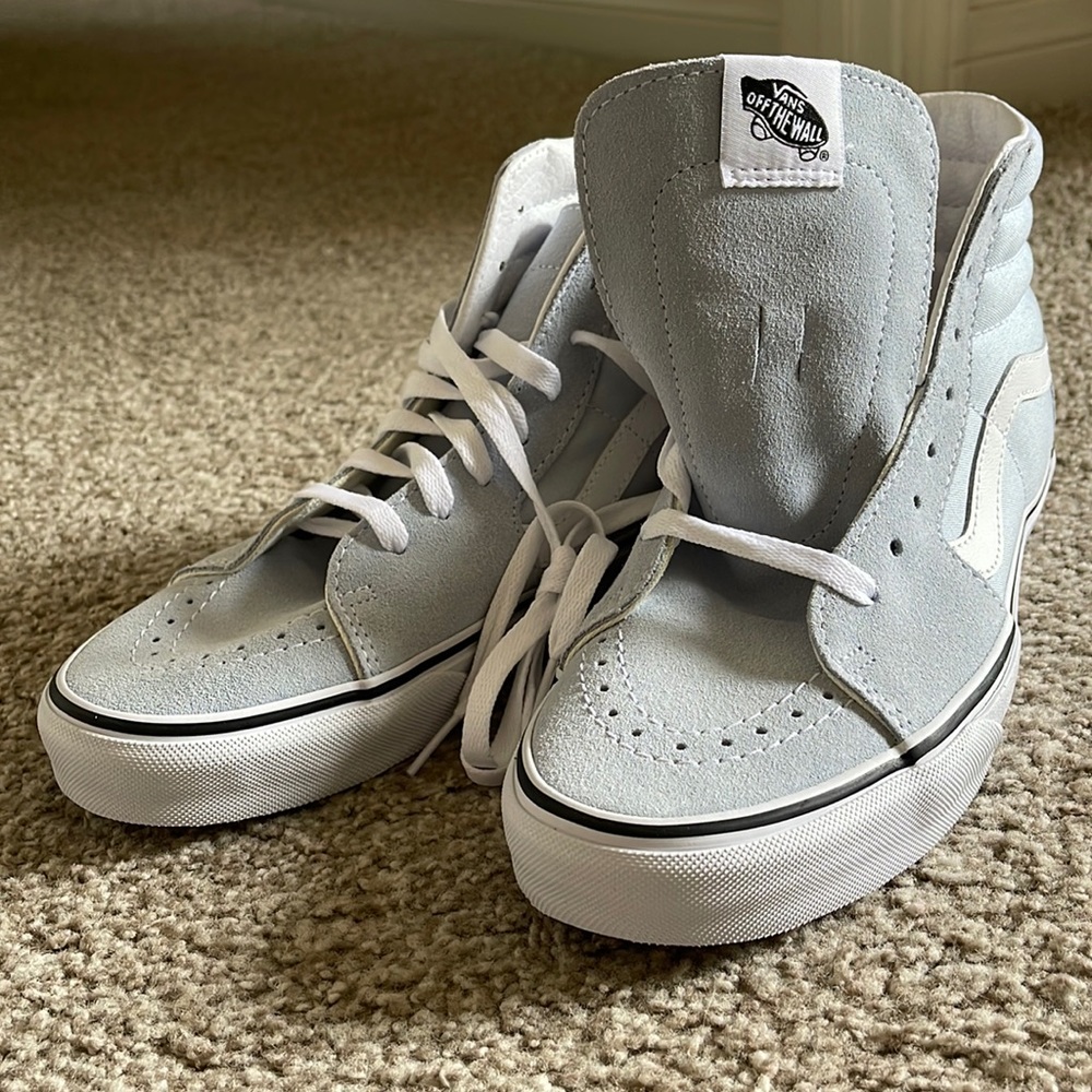 Unisex Vans Sk8-HI. Light Blue Suede. Women’s 11. Men’s 9.5